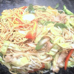 たべてや お好み焼と  おかんのおかず たかたか - 料理写真:定番！野菜たっぷり焼きそば