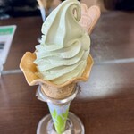 小豆島オリーブ園 - オリーブリーフソフトクリーム300円