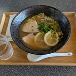 さぬきうどん 瀬戸屋 - 料理写真:オリーブレモンラーメン 930円　(2025.2)