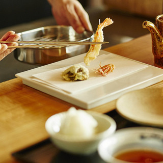 旬の食材を揚げたてでご提供