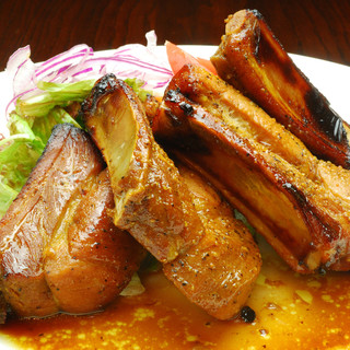 自慢の様々な肉料理＆ビアバル料理