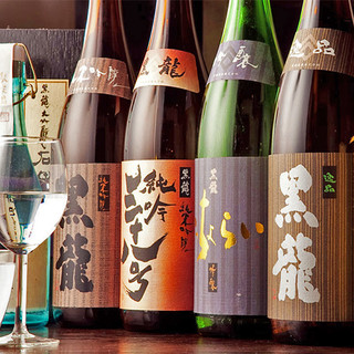専売店ならではの豊富な日本酒を、厳選した珍味と一緒に堪能♪
